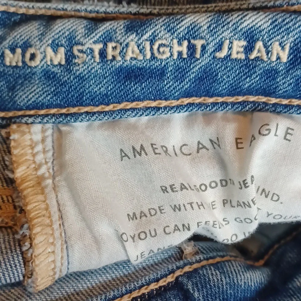 American Eagle Mom Straight Jean - Picture 9 of 9